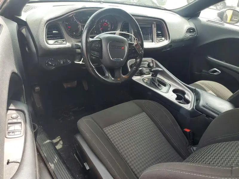 2022 DODGE CHALLENGER SXT  