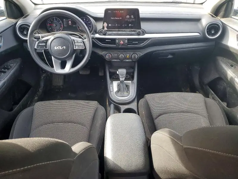 2023 KIA FORTE LX  