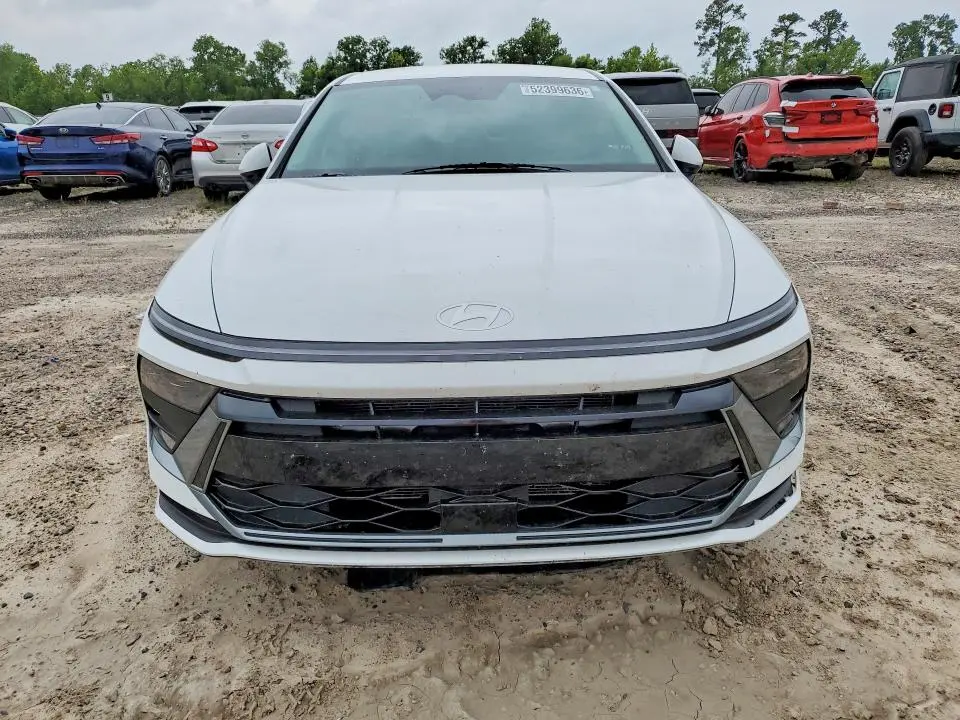 2025 HYUNDAI SONATA SE  