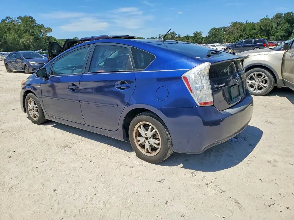 2010 TOYOTA PRIUS III  