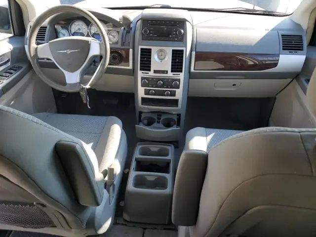 2010 CHRYSLER TOWN & COUNTRY TOURING  