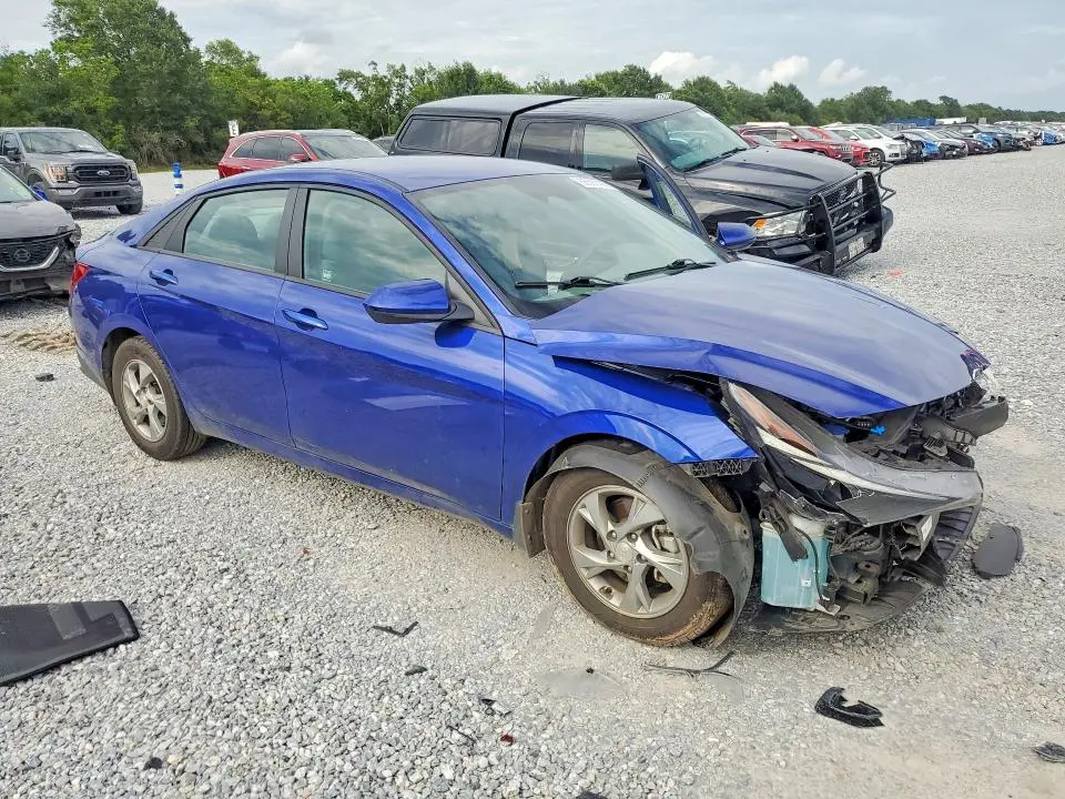 2022 HYUNDAI ELANTRA SE  