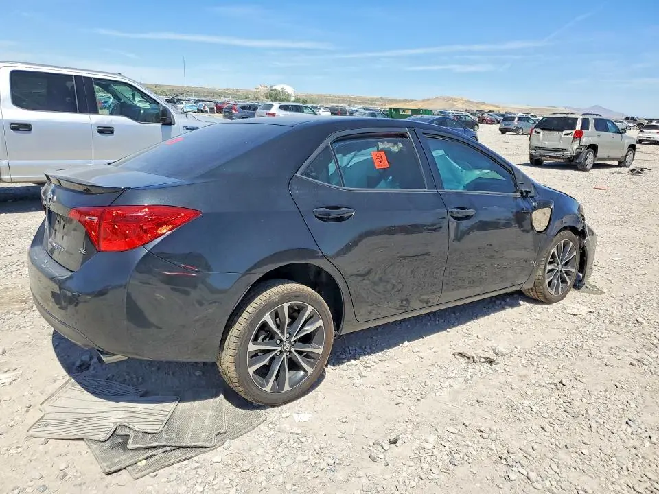 2017 TOYOTA COROLLA SE  