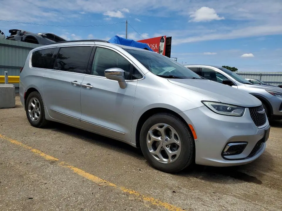2022 CHRYSLER PACIFICA LIMITED  