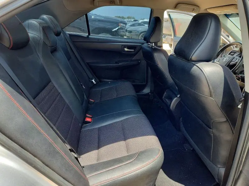 2017 TOYOTA CAMRY SE  