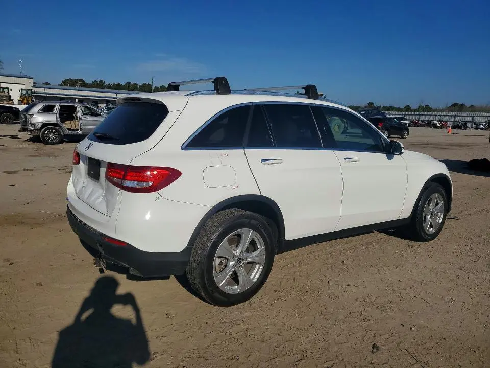 2017 MERCEDES-BENZ GLC 300  