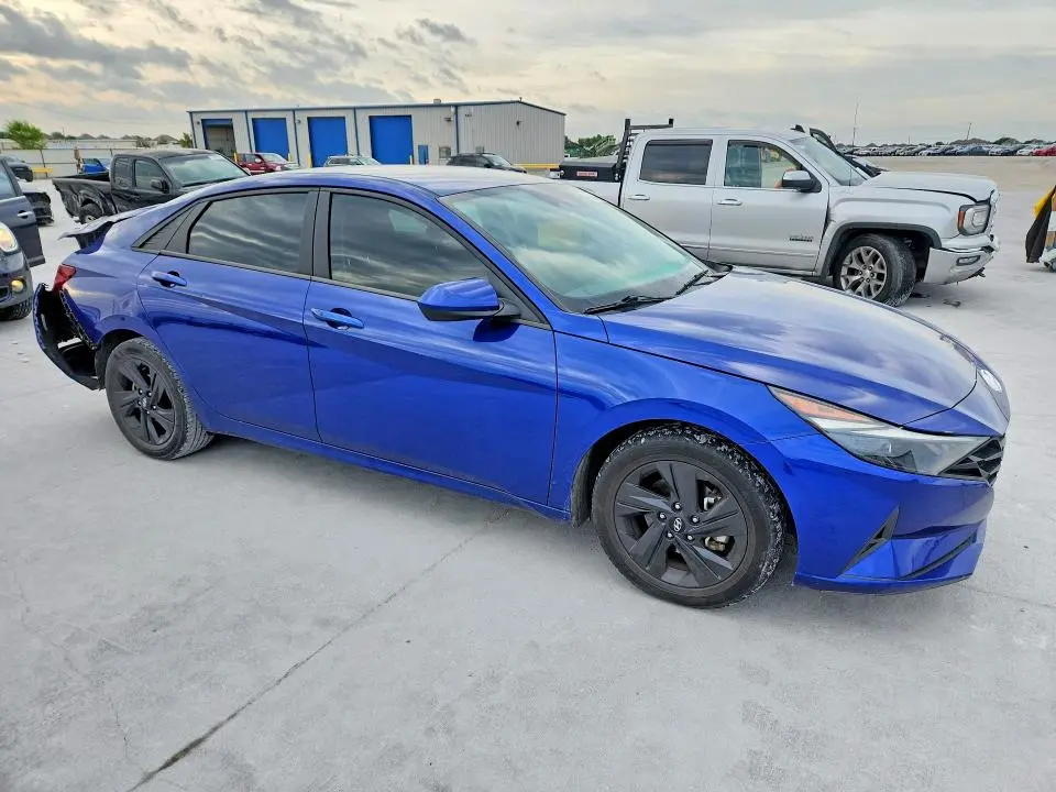 2021 HYUNDAI ELANTRA SEL  