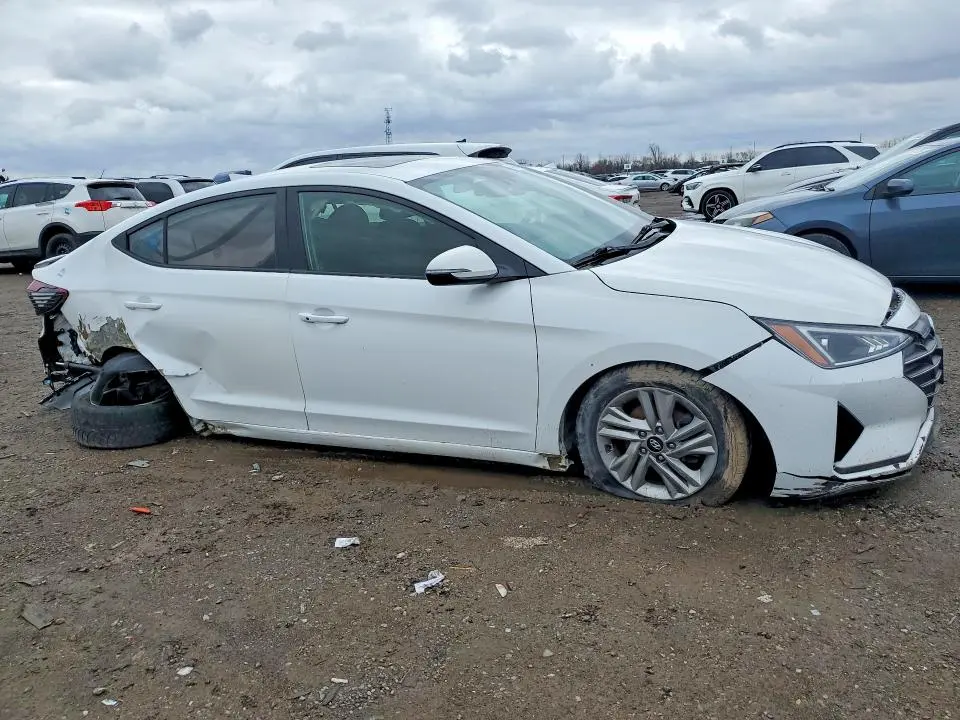 2020 HYUNDAI ELANTRA SEL  