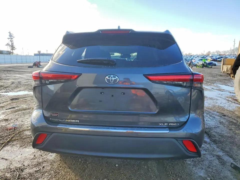 2020 TOYOTA HIGHLANDER XLE  