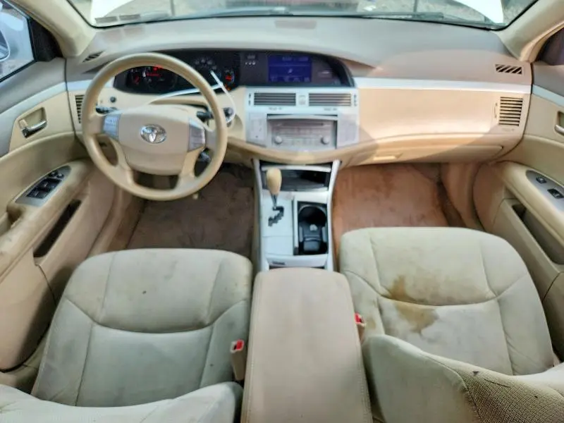 2010 TOYOTA AVALON XL  