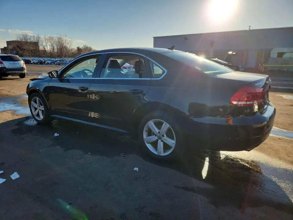 2013 VOLKSWAGEN PASSAT SE  