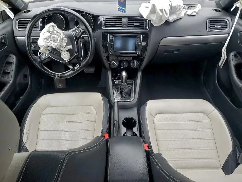 2016 VOLKSWAGEN JETTA SPORT  