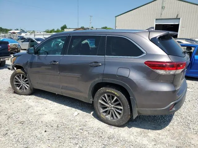 2019 TOYOTA HIGHLANDER SE  