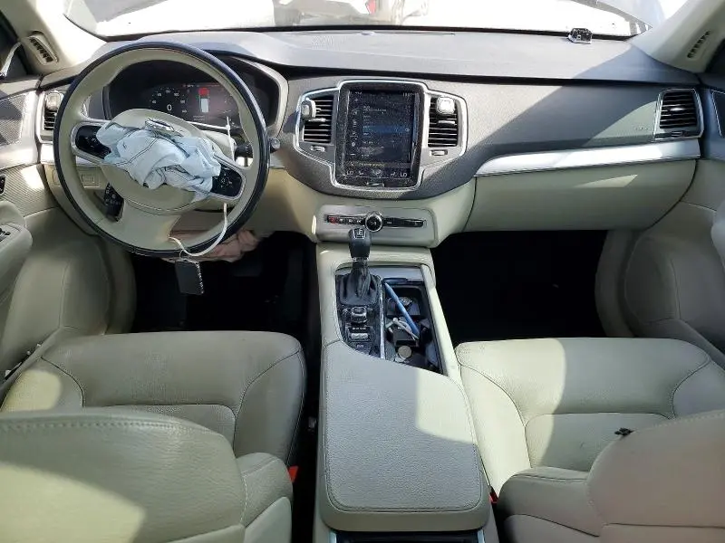 2018 VOLVO XC90 T6  