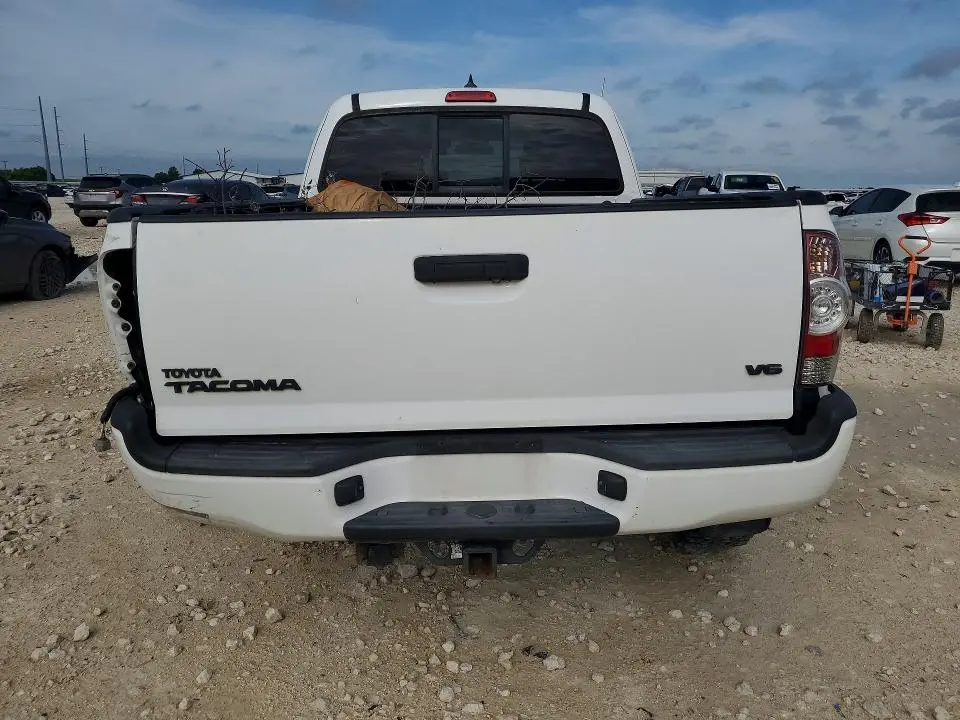 2015 TOYOTA TACOMA V6  