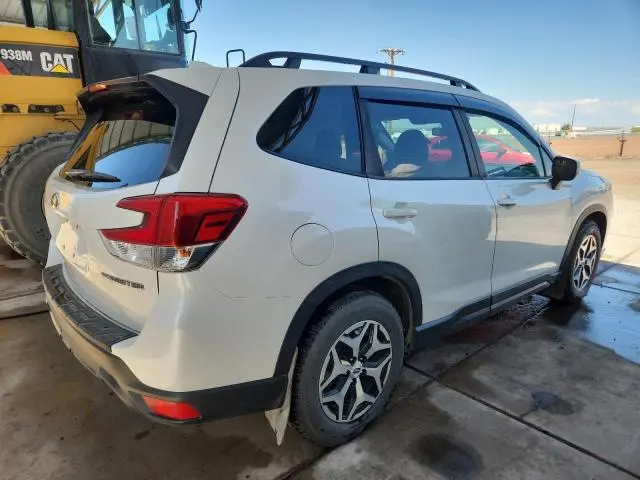 2022 SUBARU FORESTER PREMIUM  
