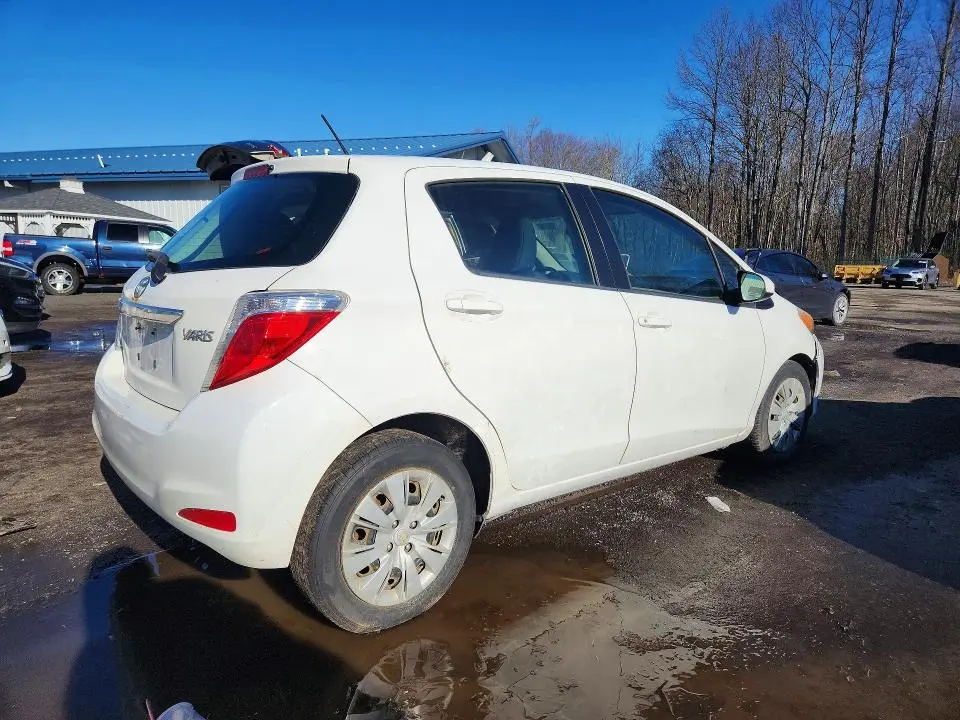 2012 TOYOTA YARIS 5-DOOR L  