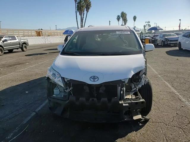 2015 TOYOTA SIENNA LE