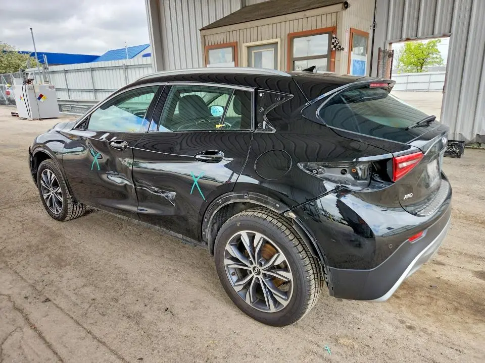 2017 INFINITI QX30 PREMIUM  