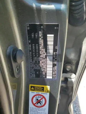 2019 TOYOTA HIGHLANDER SE  
