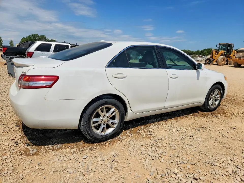2010 TOYOTA CAMRY LE  