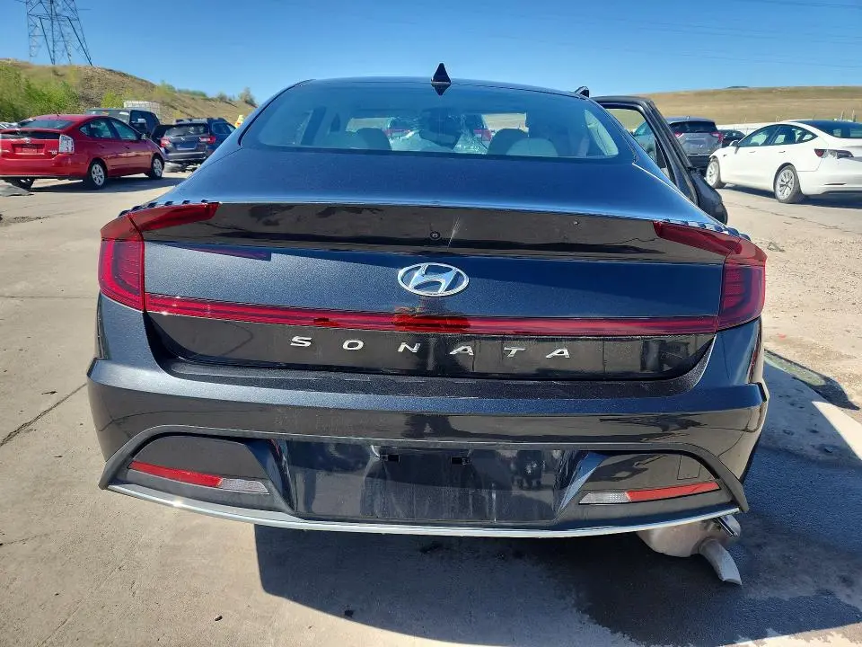 2023 HYUNDAI SONATA SE  