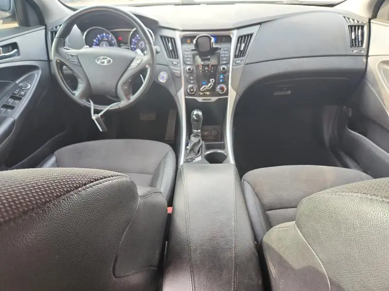 2013 HYUNDAI SONATA SE  