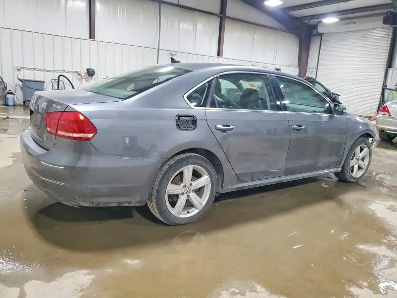 2013 VOLKSWAGEN PASSAT SE  