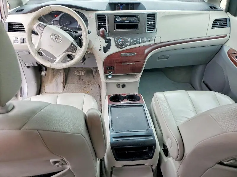 2012 TOYOTA SIENNA XLE  