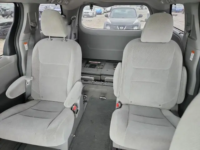 2015 TOYOTA SIENNA LE  