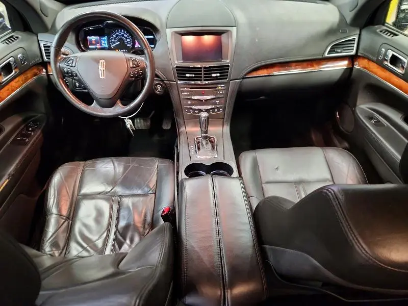 2014 LINCOLN MKT   