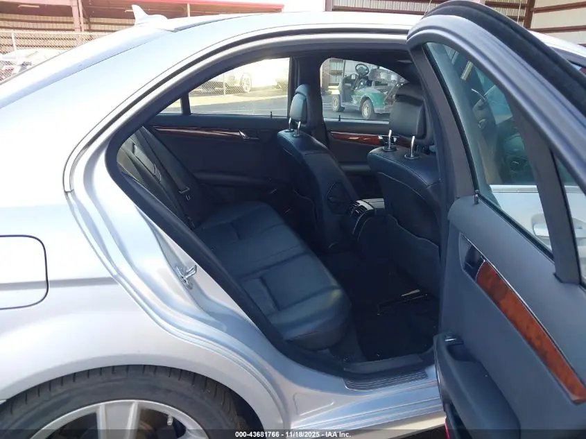 2010 MERCEDES-BENZ C 300 LUXURY/SPORT