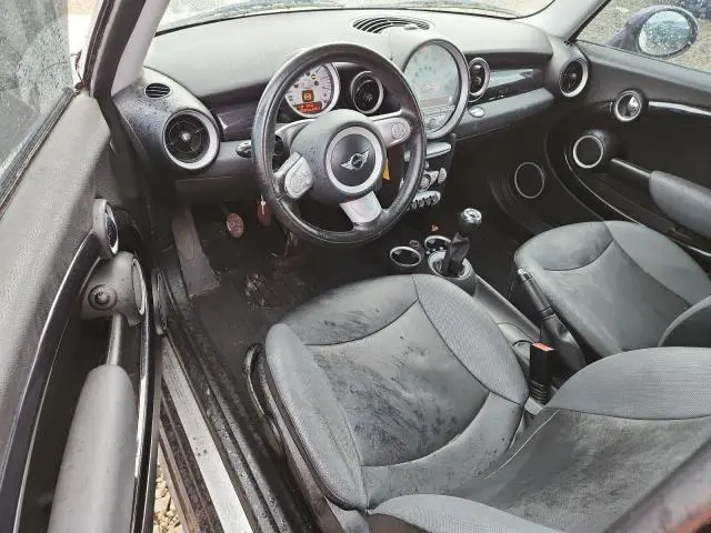 2010 MINI COOPER   