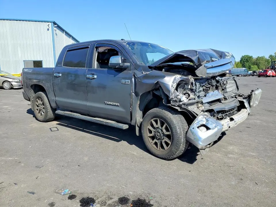 2017 TOYOTA TUNDRA CREWMAX LIMITED  