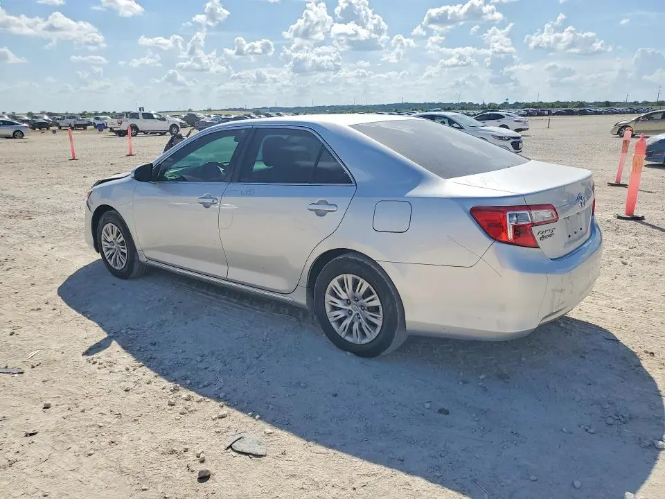 2014 TOYOTA CAMRY LE  