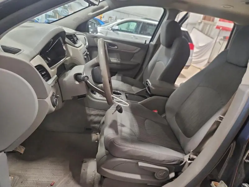 2013 CHEVROLET TRAVERSE LS  