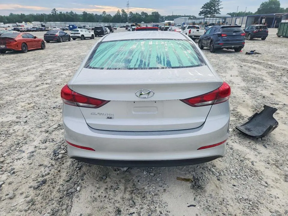 2018 HYUNDAI ELANTRA SE  