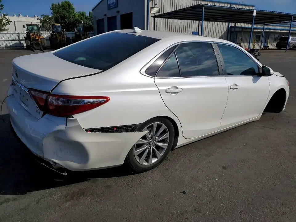 2016 TOYOTA CAMRY XLE V6  
