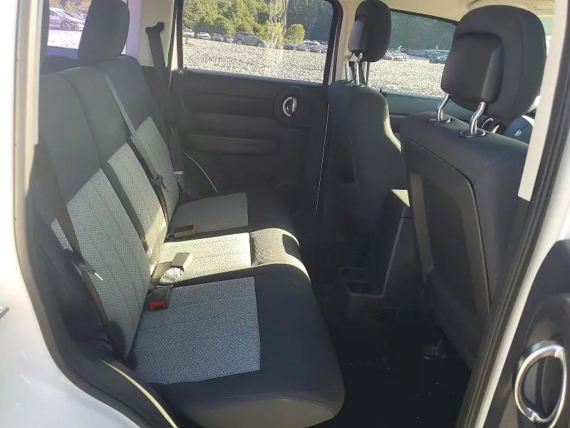 2010 DODGE NITRO SE  