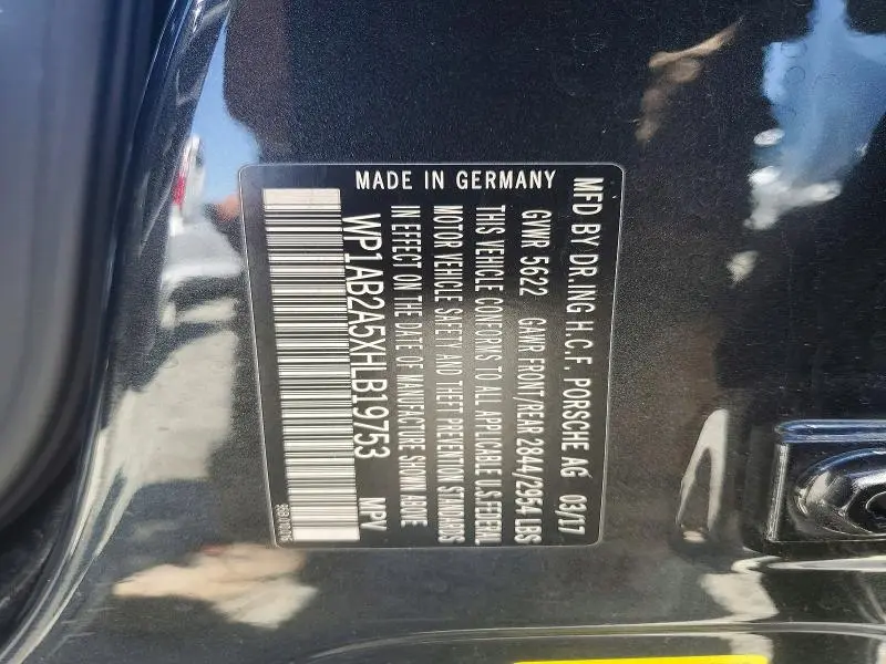 2017 PORSCHE MACAN   