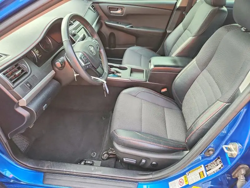 2017 TOYOTA CAMRY SE  