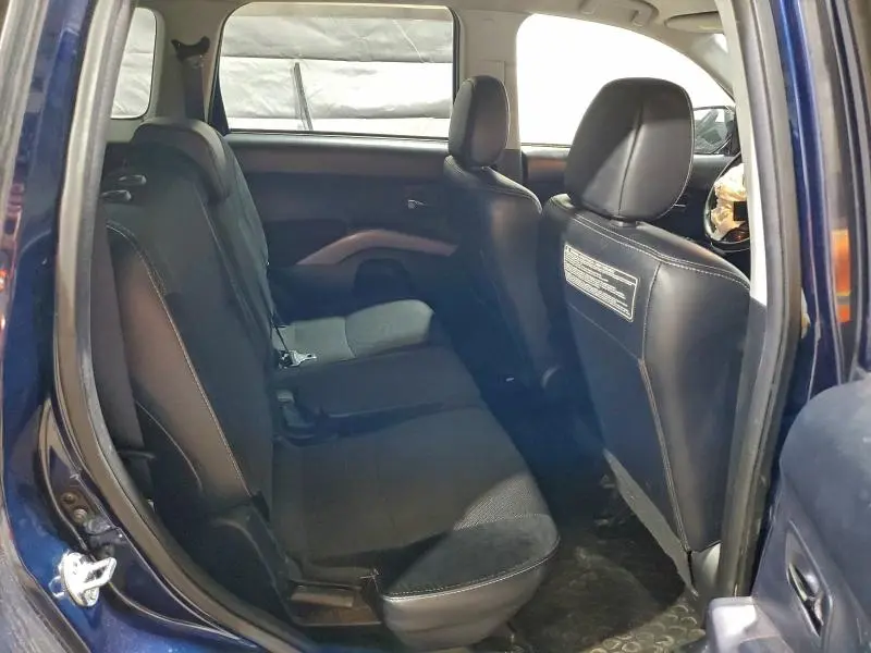 2011 MITSUBISHI OUTLANDER SE  