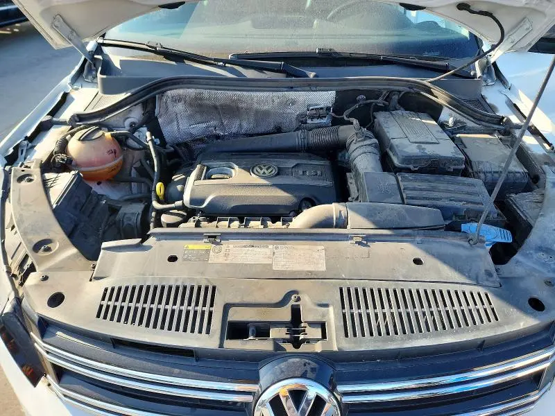2017 VOLKSWAGEN TIGUAN SPORT  