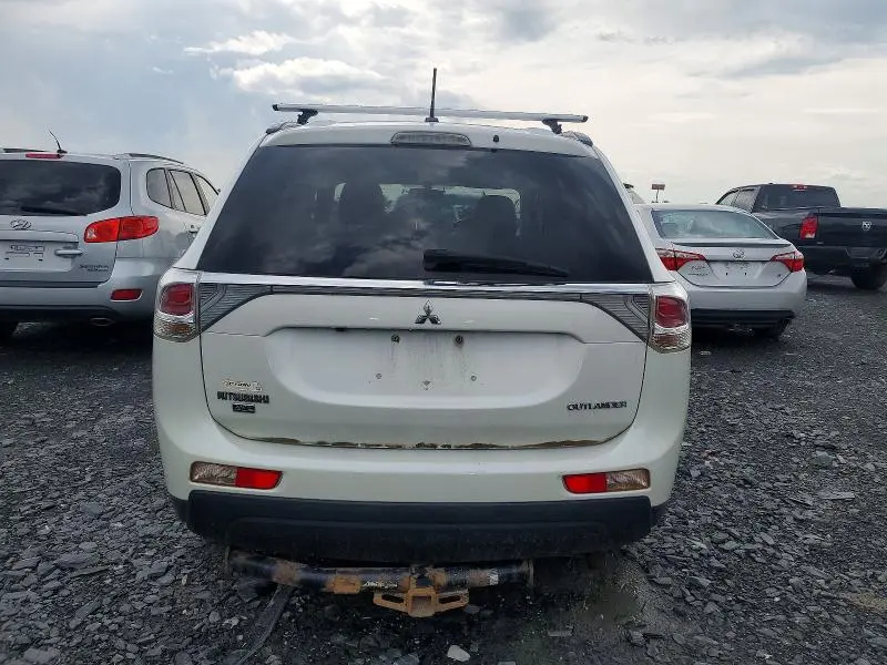 2014 MITSUBISHI OUTLANDER ES  