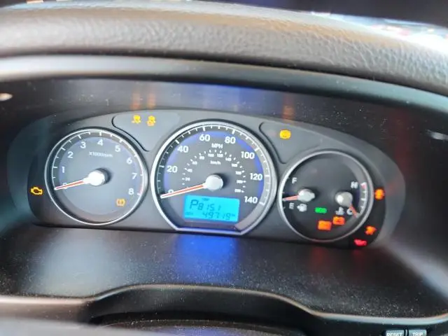 2010 HYUNDAI SANTA FE SE  