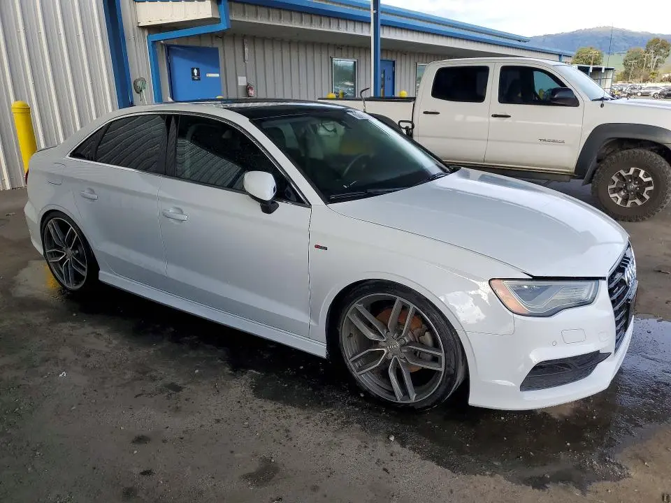 2015 AUDI A3 PRESTIGE S-LINE  
