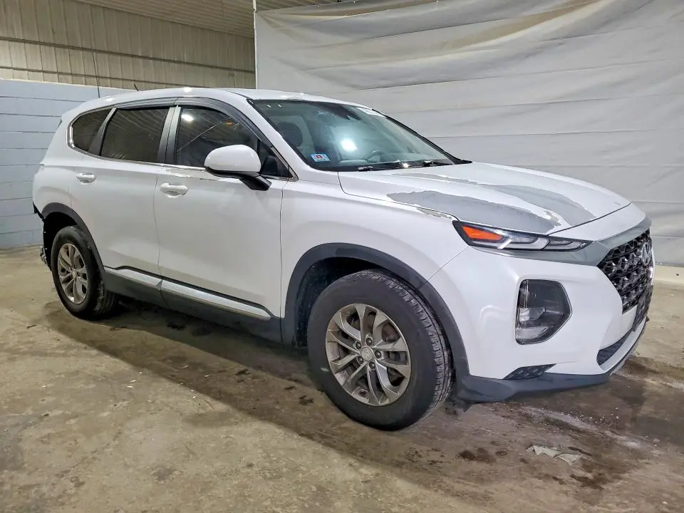2020 HYUNDAI SANTA FE SE  