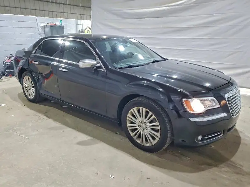 2013 CHRYSLER 300C   