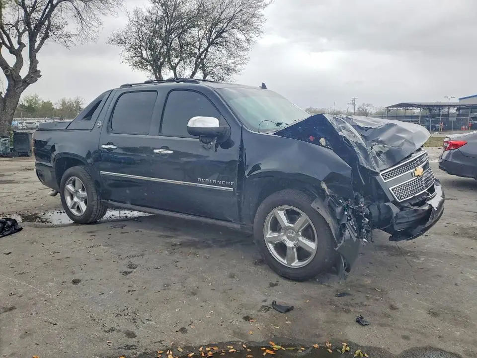 2013 CHEVROLET AVALANCHE LTZ  