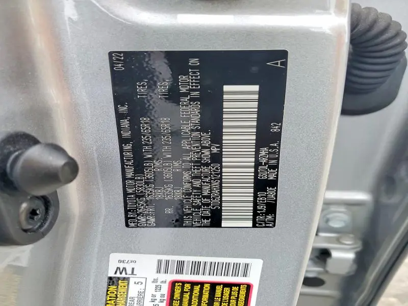 2022 TOYOTA HIGHLANDER XLE  